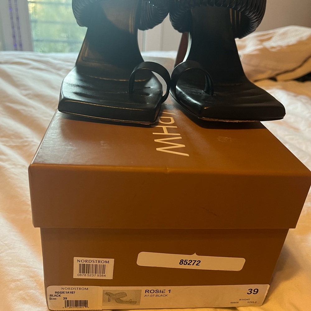 GIA/RHW Rosie Sandals sz 39